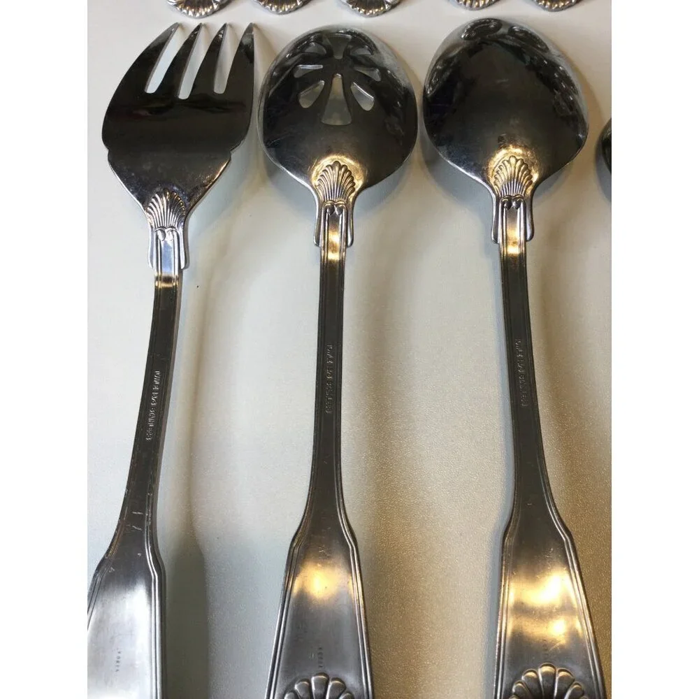 Towle 18/8 Stainless Flatware Forks Spoons Knives Serving 35 pieces Shell
